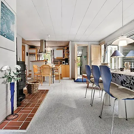 Three-bedroom Holiday In *